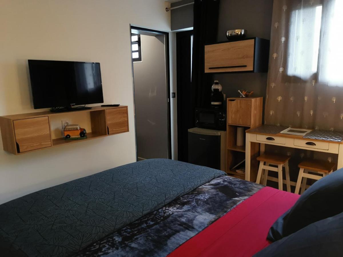 Hostal 170 Room 15 Service Appartement Le Tampon Buitenkant foto